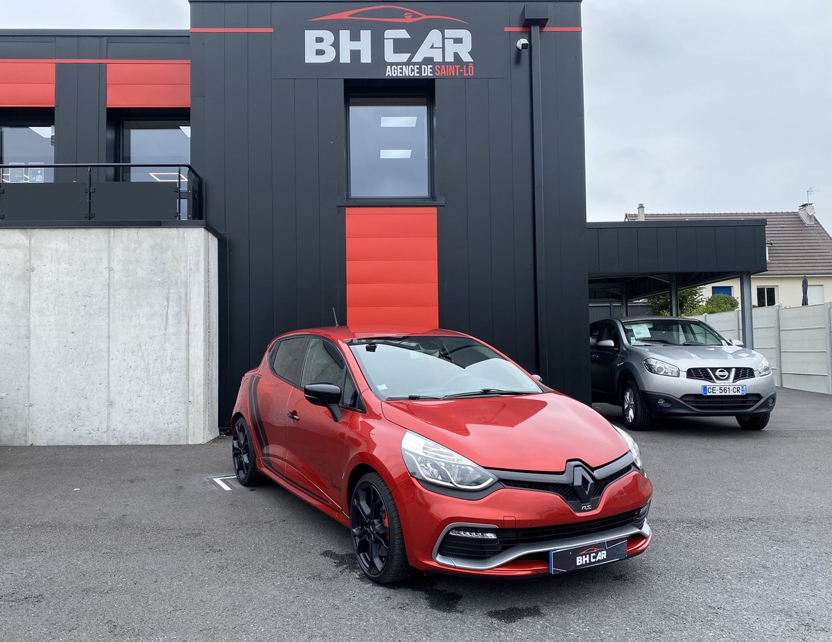 Image: RENAULT Clio 4 RS CUP 1.6 200 ch --- A partir de 271/Mois