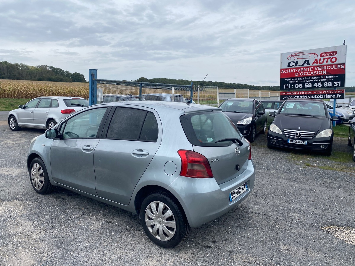 Toyota Yaris 1.3 vvti 90cv faible kilométrages 143000km