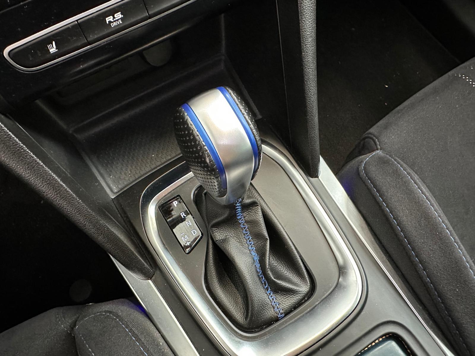 RENAULT Megane GT 1.6 TCe 205ch energy EDC Apple CarPlay