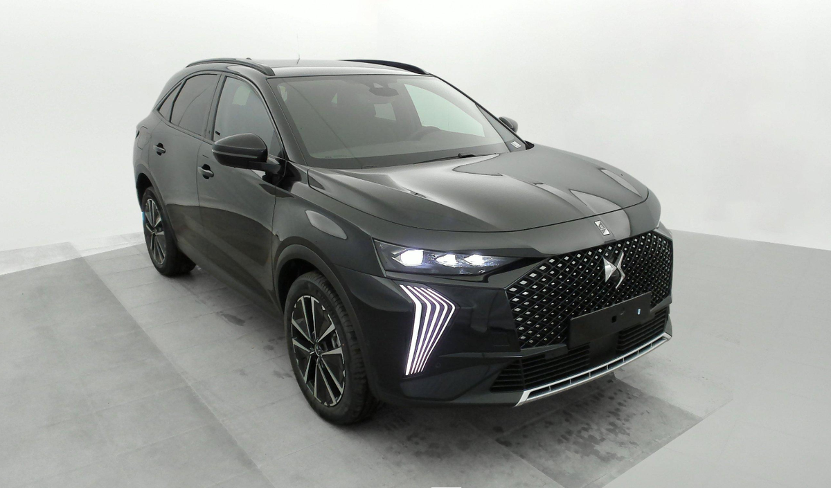DS DS 7 BlueHDi 130 EAT8 Pallas  Prix catalogue 51 650,00 € TTC