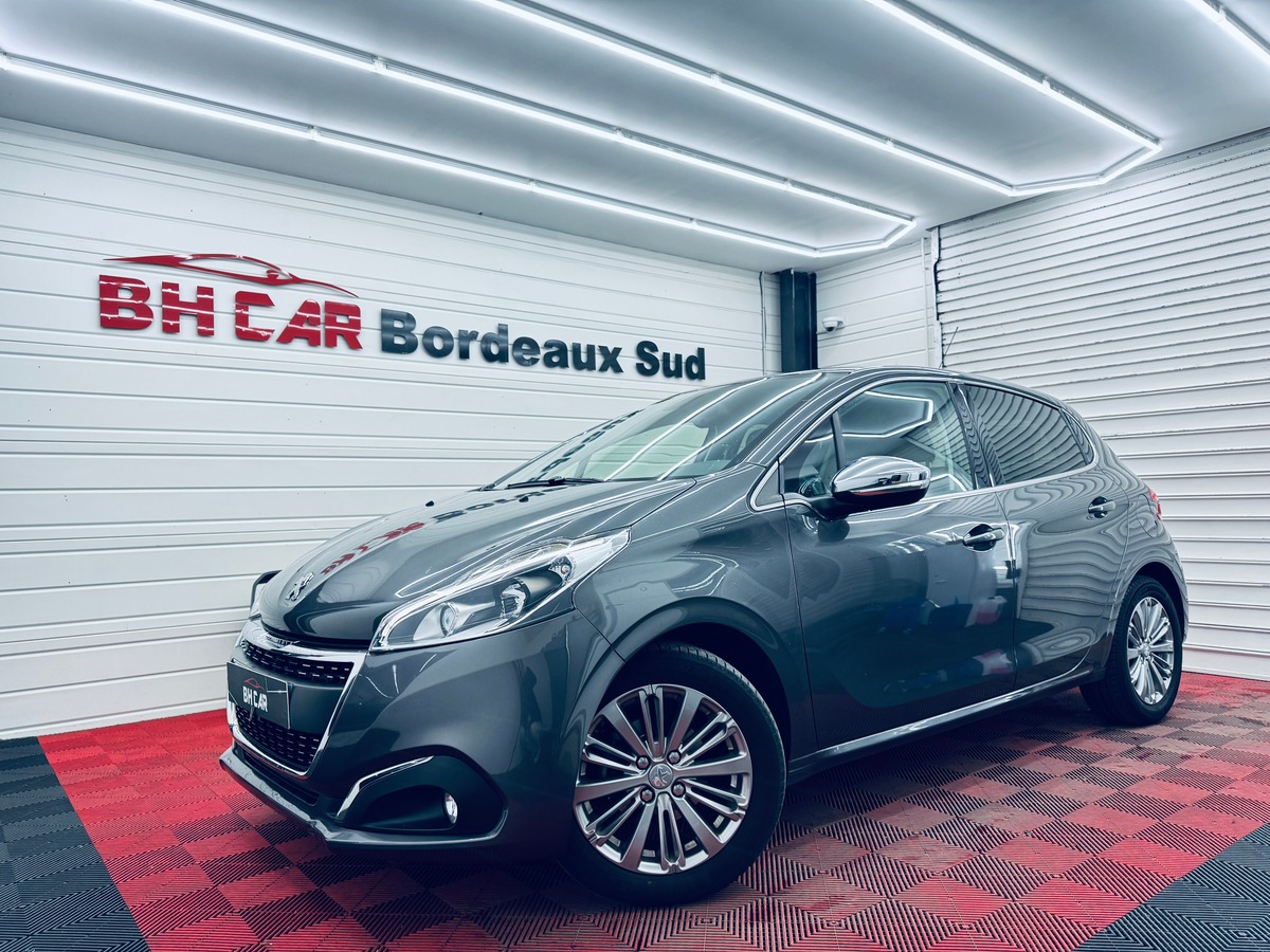 Image: Peugeot 208 1.2 VTI 82 ALLURE // 1ÈRE MAIN - CARPLAY - DISTRIBUTION RÉCENTE