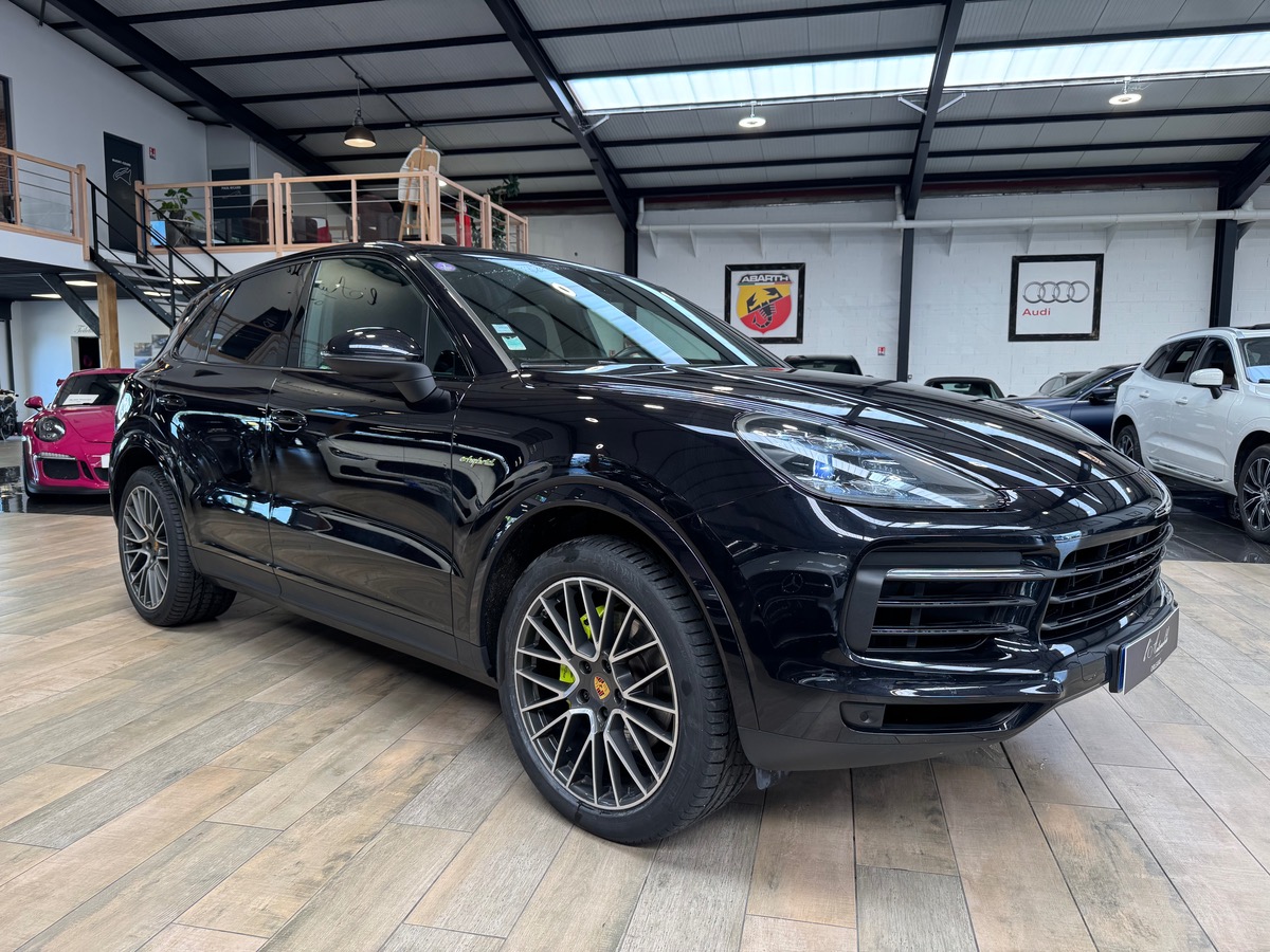 Porsche Cayenne E-HYBRID V6 462CV TIPTRONIC FR/PDLS+/ CARPLAY