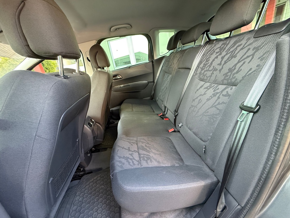 Peugeot 3008 1.6 HDI 115 CV active 1er main en 4XCBL