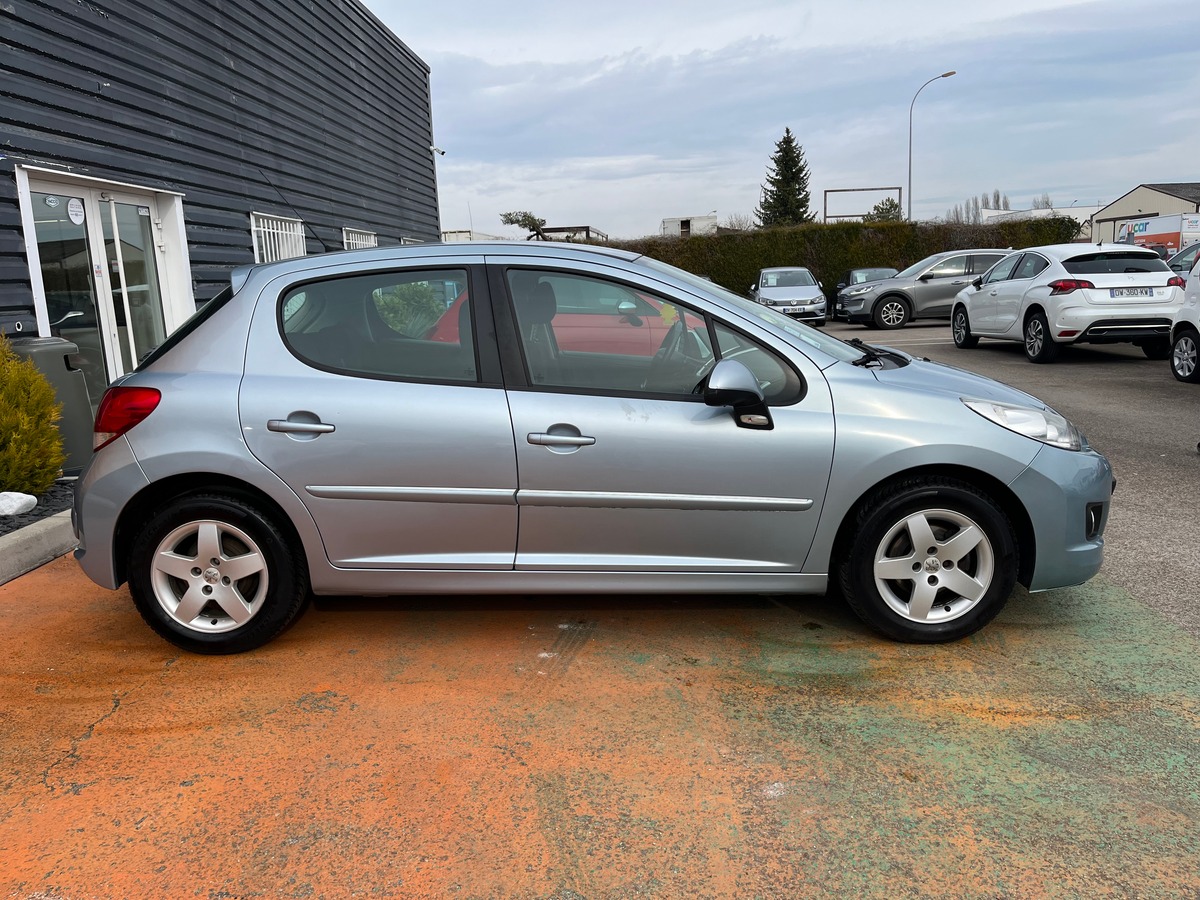 Peugeot 207 5 portes 1.4 HDi 68 ch