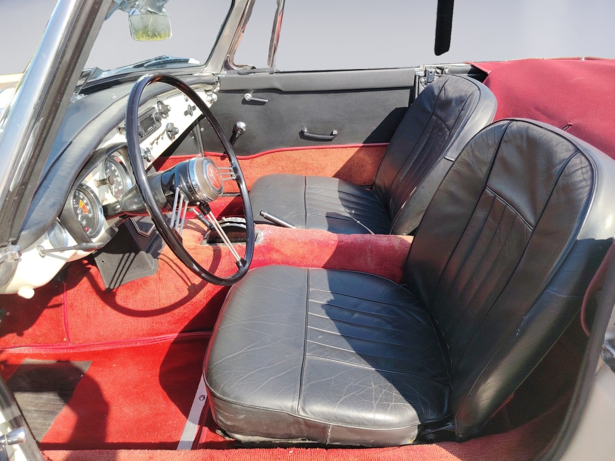 MG MG B CABRIOLET , 1965, boite auto MODELE TRES RARE