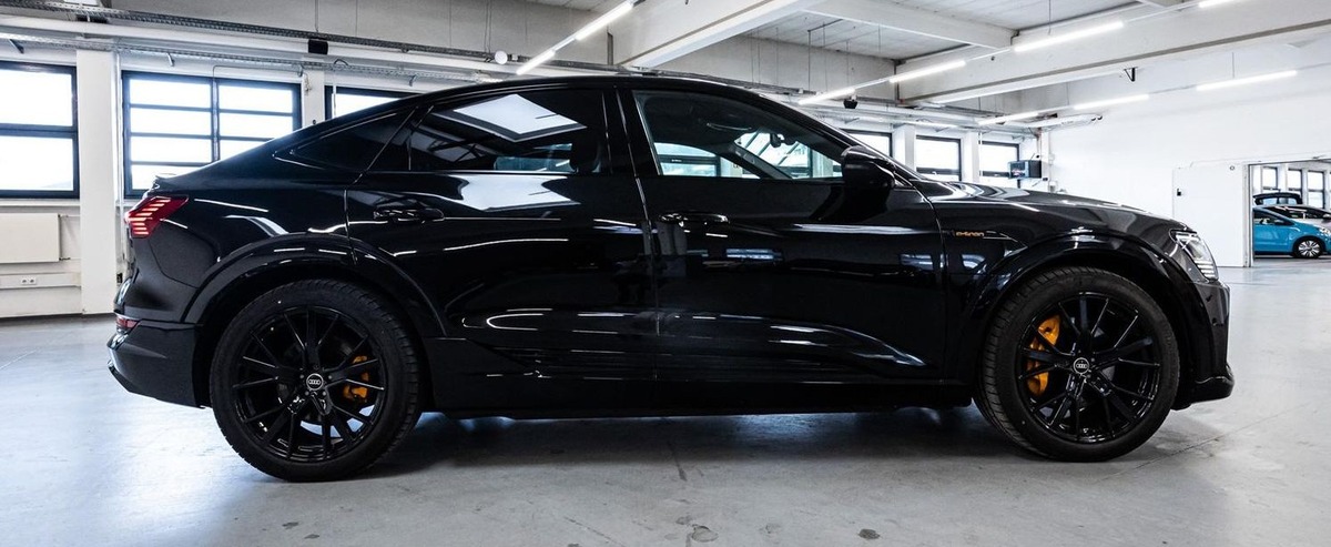 Audi e-tron Sportback 55 408ch S Line e-quattro Black Edition Bang&Olufsen Toit ouvrant