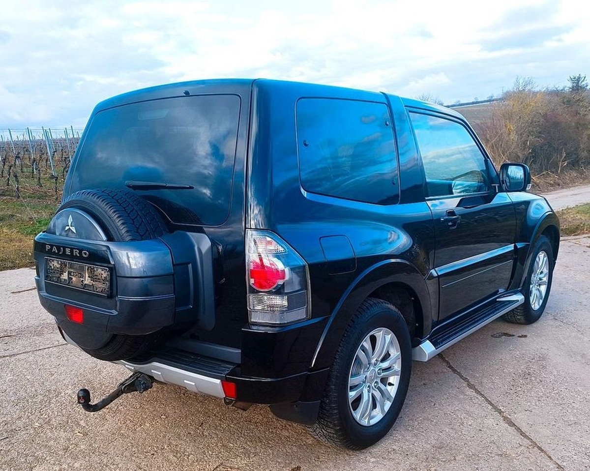 Mitsubishi Pajero 3.2 DI-D Édition 100 Automatique 1 MAIN .