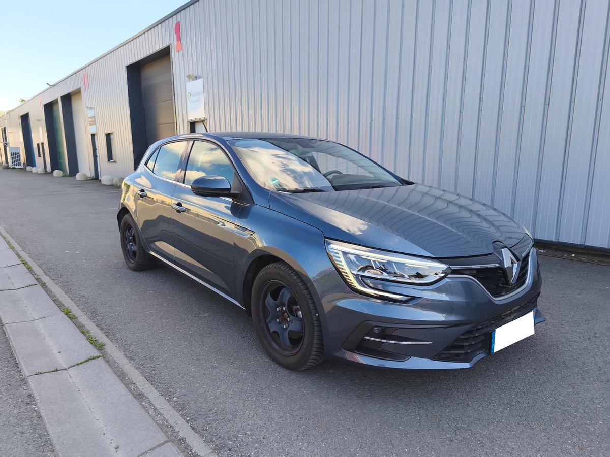 RENAULT Megane IV phase 2 1.3 TCe 140ch  -1 ER main led dynamique é