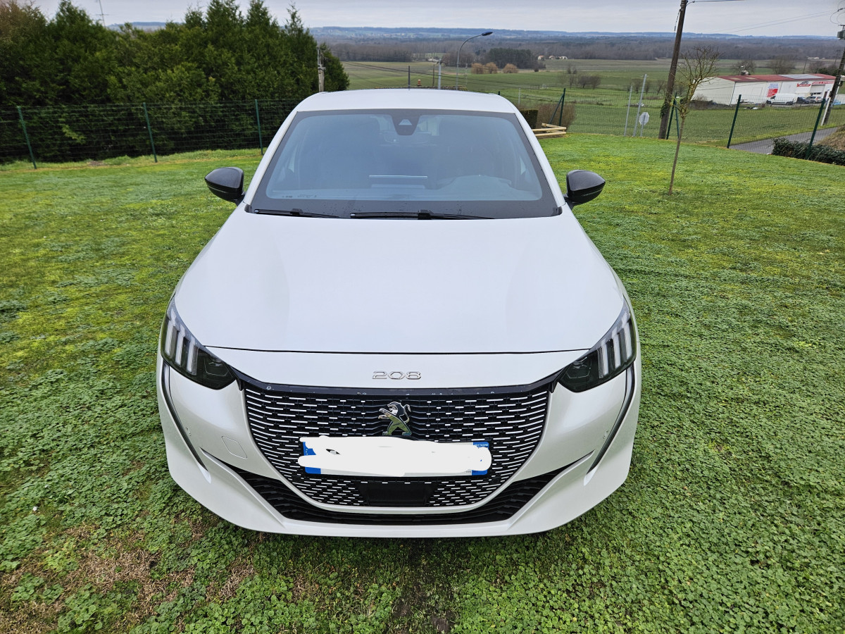 Peugeot E-208 GT LINE