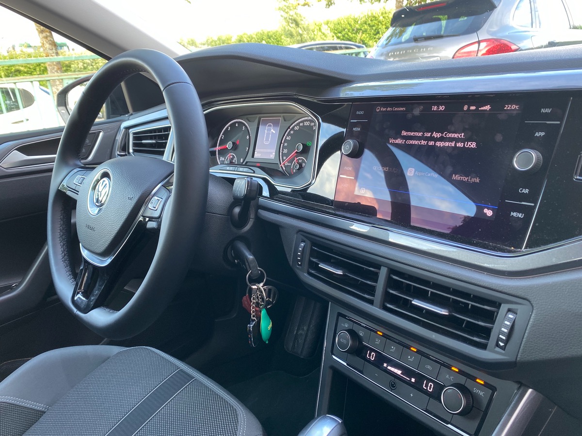 Volkswagen Polo 1.0 TSI 115 R-LINE CAR PLAY