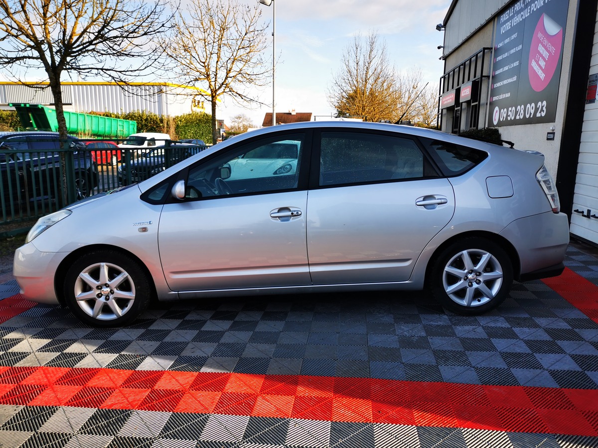 Toyota Prius II 1.5 77 BVA 10th anniversaire CAM