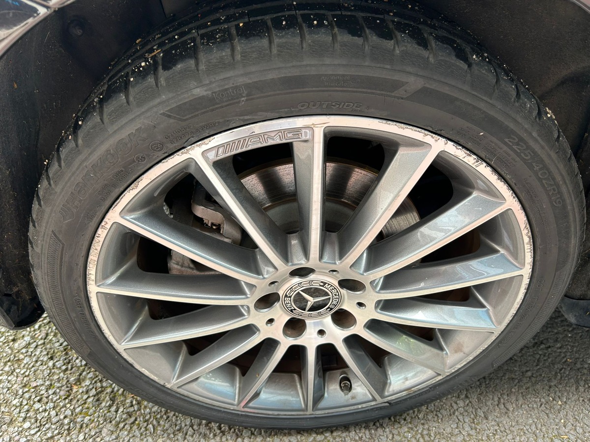 Mercedes-Benz Classe A IV 250 E 8CV AMG LINE 8G-DCT (Full Options)