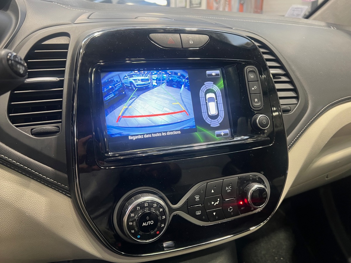 RENAULT Captur (2) 1.3 TCE 150 ENERGY INITIALE PARIS EDC /TOIT PANO/BOSE/CAMERA/