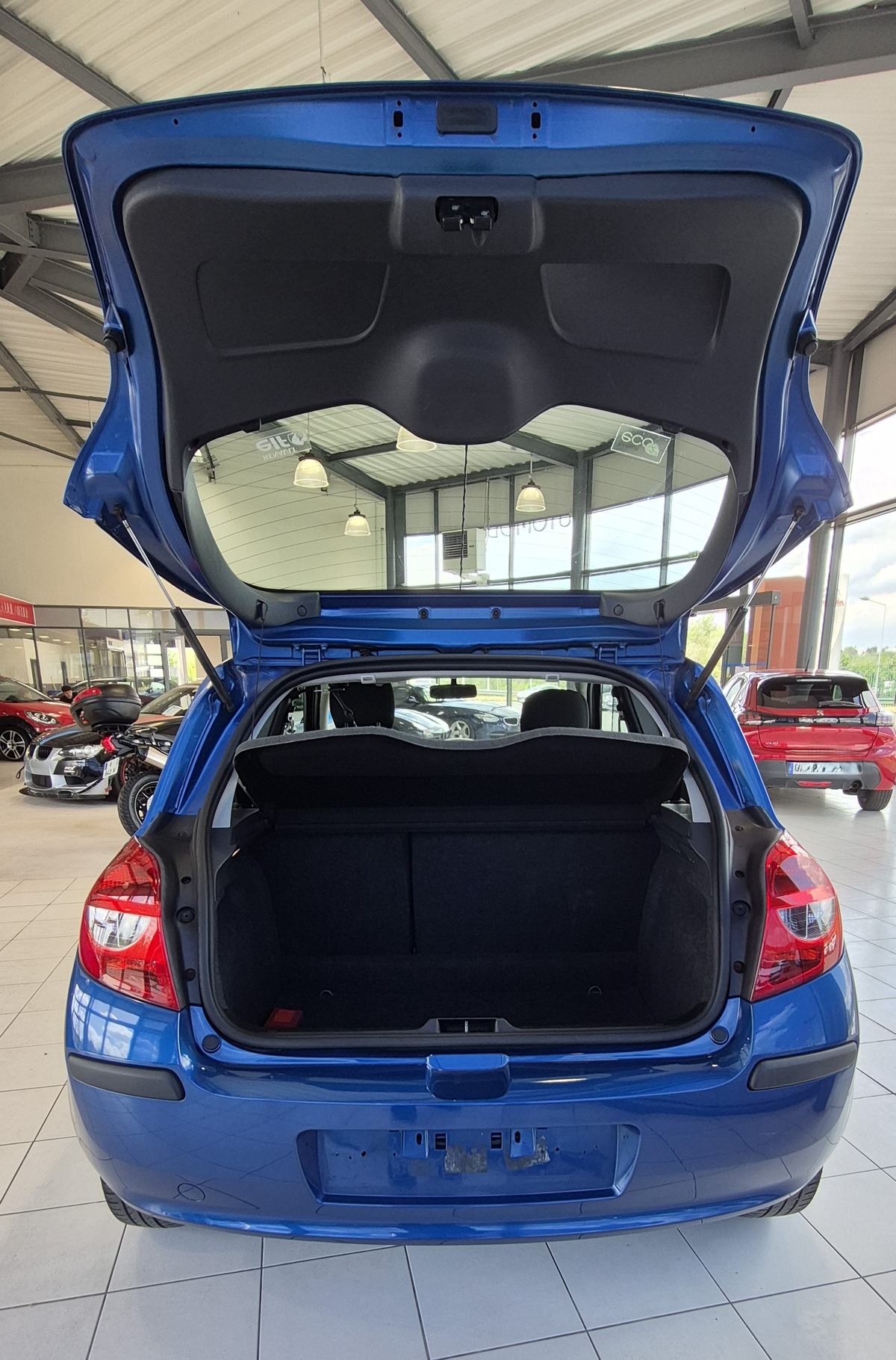 RENAULT Clio III 1.2L  75CV