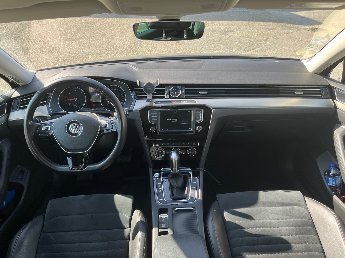 Volkswagen Passat Break SW 2.0 TDI 4Motion DSG6 190cv Finition Carat, attelage, Suivi Complet.