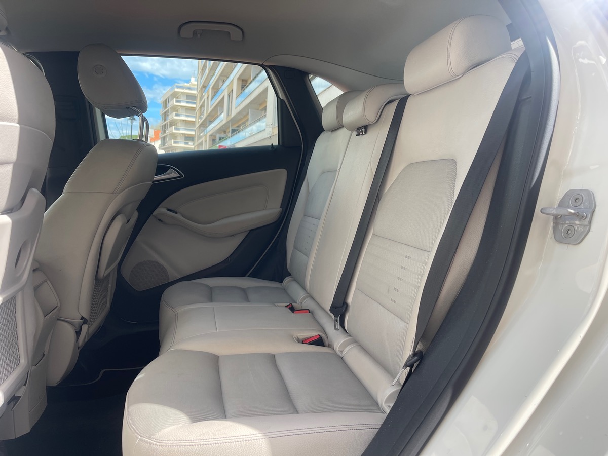 Mercedes Benz CLASSE B 180 cdi Grand écran / Caméra Arrière / intérieur Beige