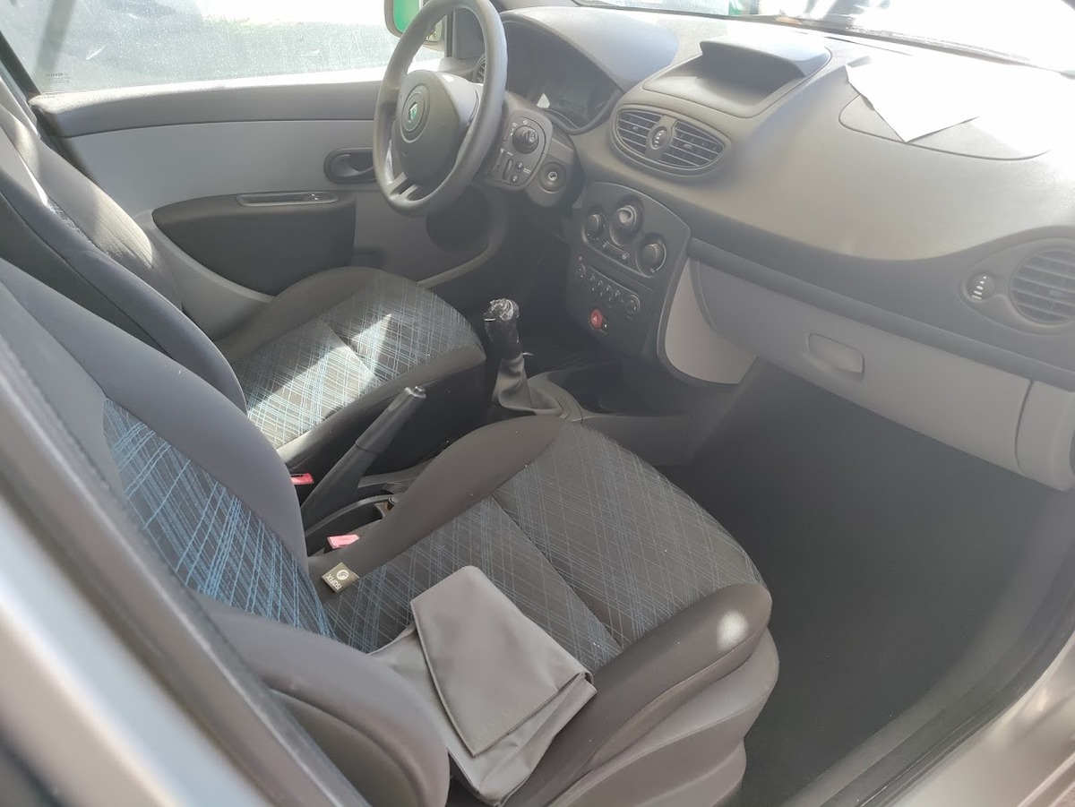 RENAULT Clio 1.2 i 16V 75 5P CLIM
