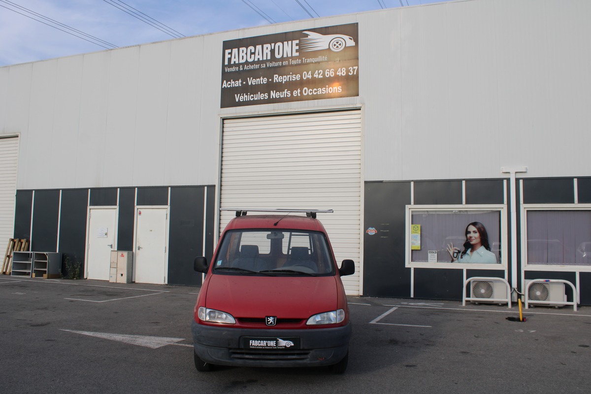 Peugeot Partner Camionnette 1.1 60cv - VENTE A MARCHAND SANS GARANTIE