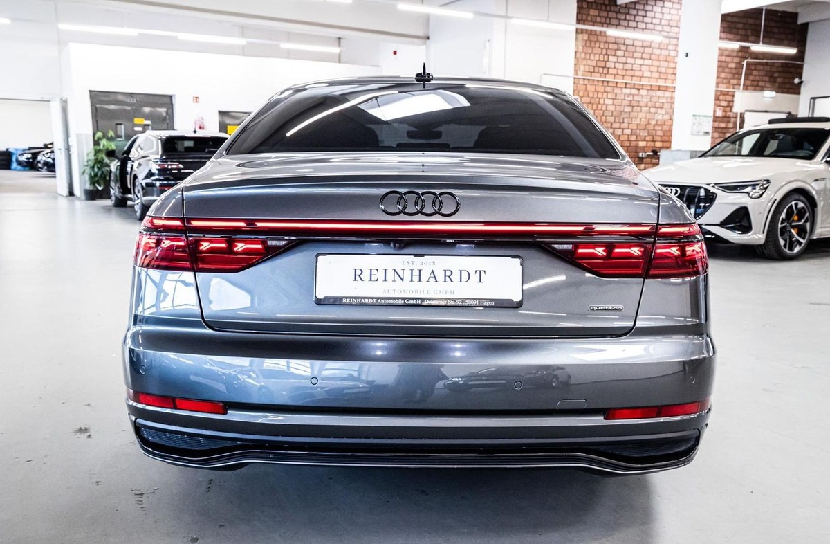 Audi A8 IV 60 TFSI e 462ch Avus quattro tiptronic 8 Toit ouvrant Bang&Olufsen