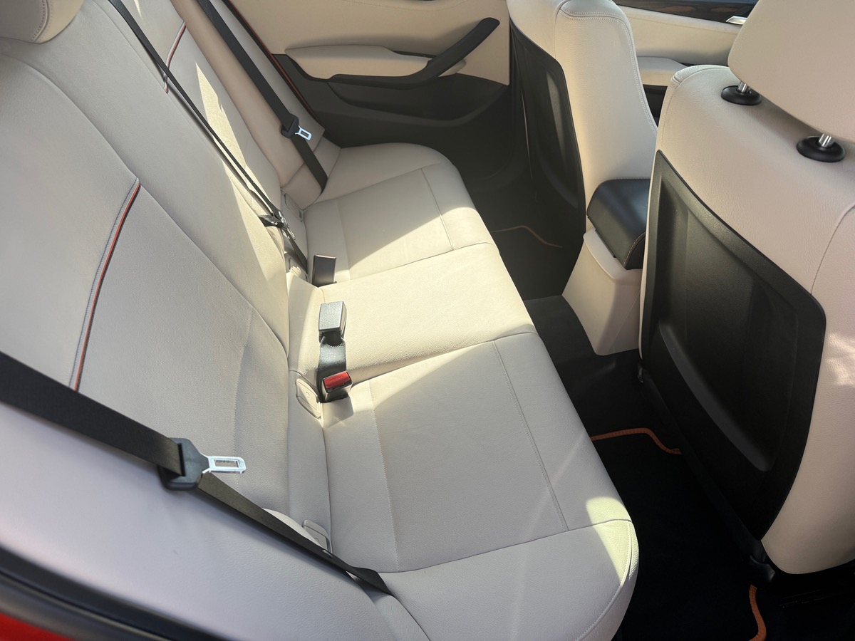 Bmw X1 20i 2L  184 X-Drive boite 8  X-line, Toit ouvrant, Sièges chauffants, Suivi complet