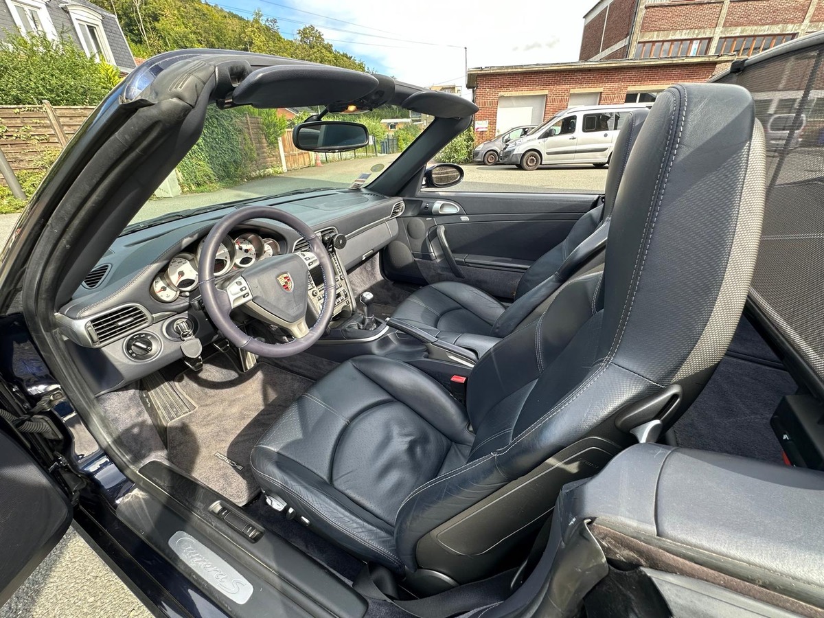 Porsche 911 CARRERA S 3.8 CABRIOLET