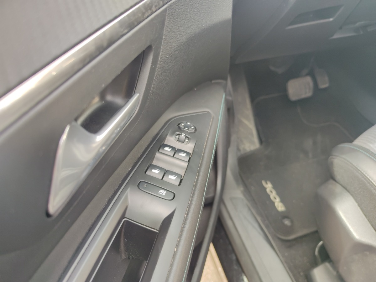 Peugeot 3008 HYbrid4 II (2) 1.6 HYBRID 225 ALLURE E-EAT8
