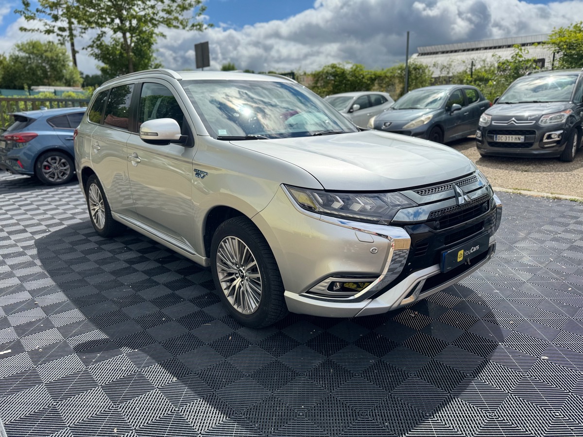 Mitsubishi Outlander PHEV 2.4l Twin Motor 225CH 4WD - ELIGIBLE TOUT CATÉGORIE UBER - CUIR