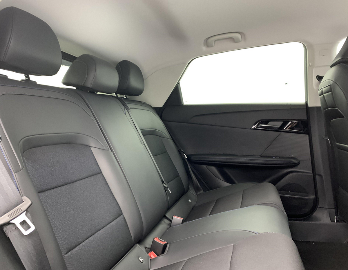 MG MG4 ELECTRIC 77KWH - 180 KW 2WD LUXURY  Prix catalogue  41 640,00 € TTC