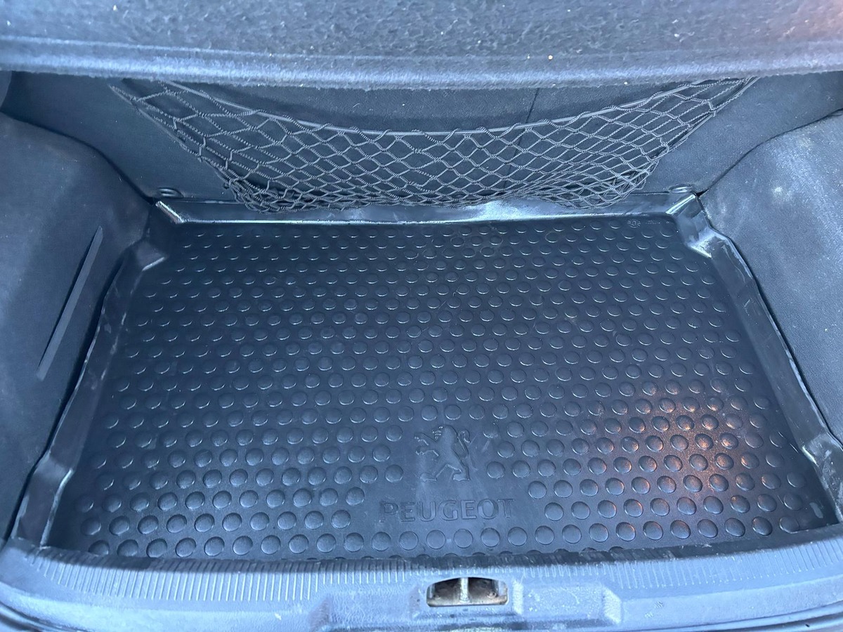 Peugeot 207 1.6 HDI 90 - PREMIUM - DISTRIBUTION NEUVE - REVISEE - GARANTIE