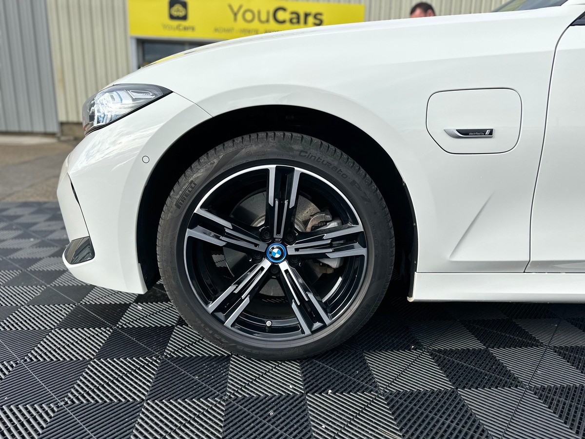 Bmw Série 3 330e xDrive 2.0 292cv PACK M - CAMERA 360 - ATTELAGE - EXTENSION GARANTIE BMW - CARPLAY