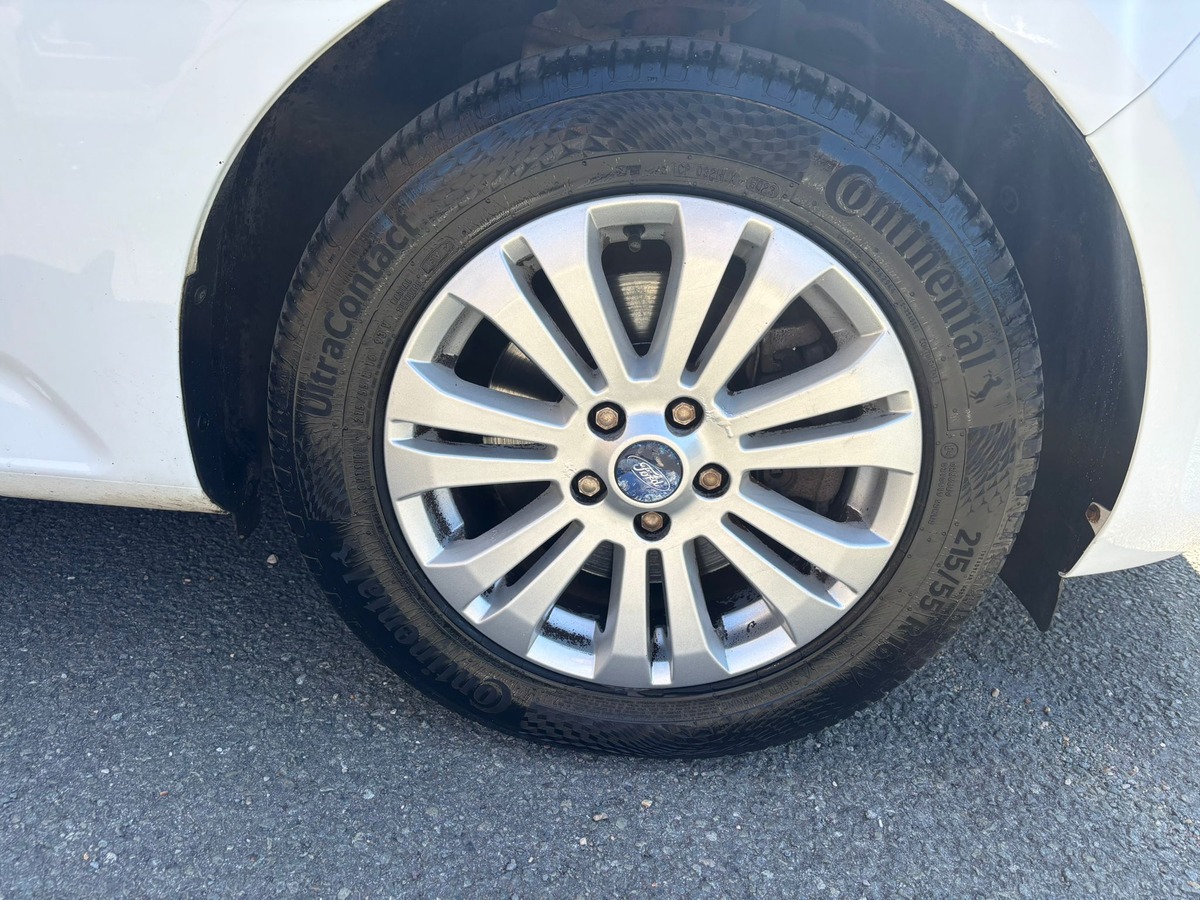 Ford Mondeo 2.0 TDCI GHIA - ATTELAGE- Distribution neuve - Révisé - Garantie