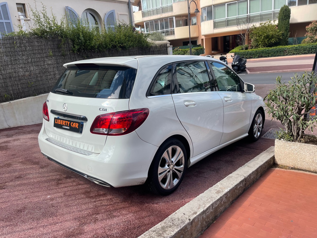 Mercedes Benz CLASSE B 180 cdi Grand écran / Caméra Arrière / intérieur Beige