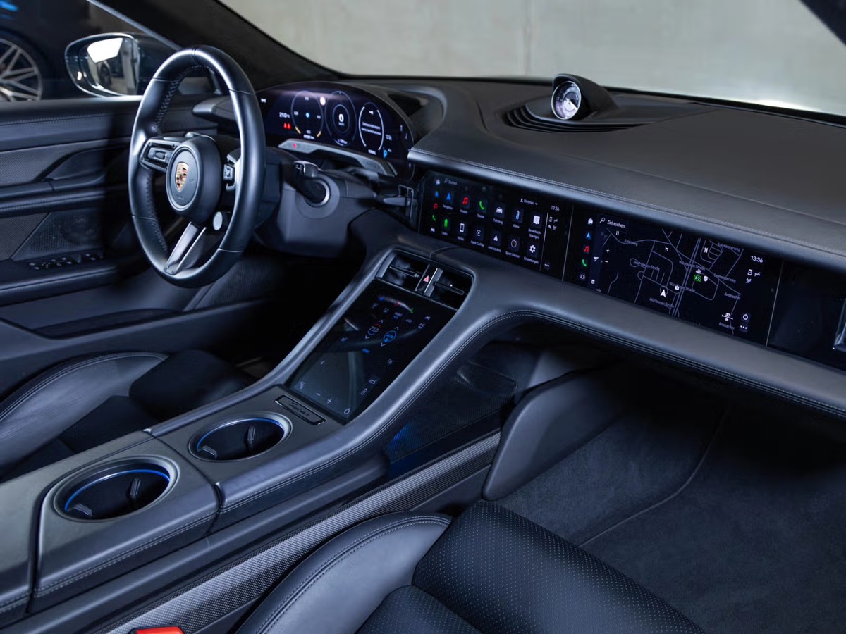 Porsche Taycan Turbo 680ch Performance Battery+ Ecran Passager/360/Bose/Inno/Keyless/Roues AR direc.