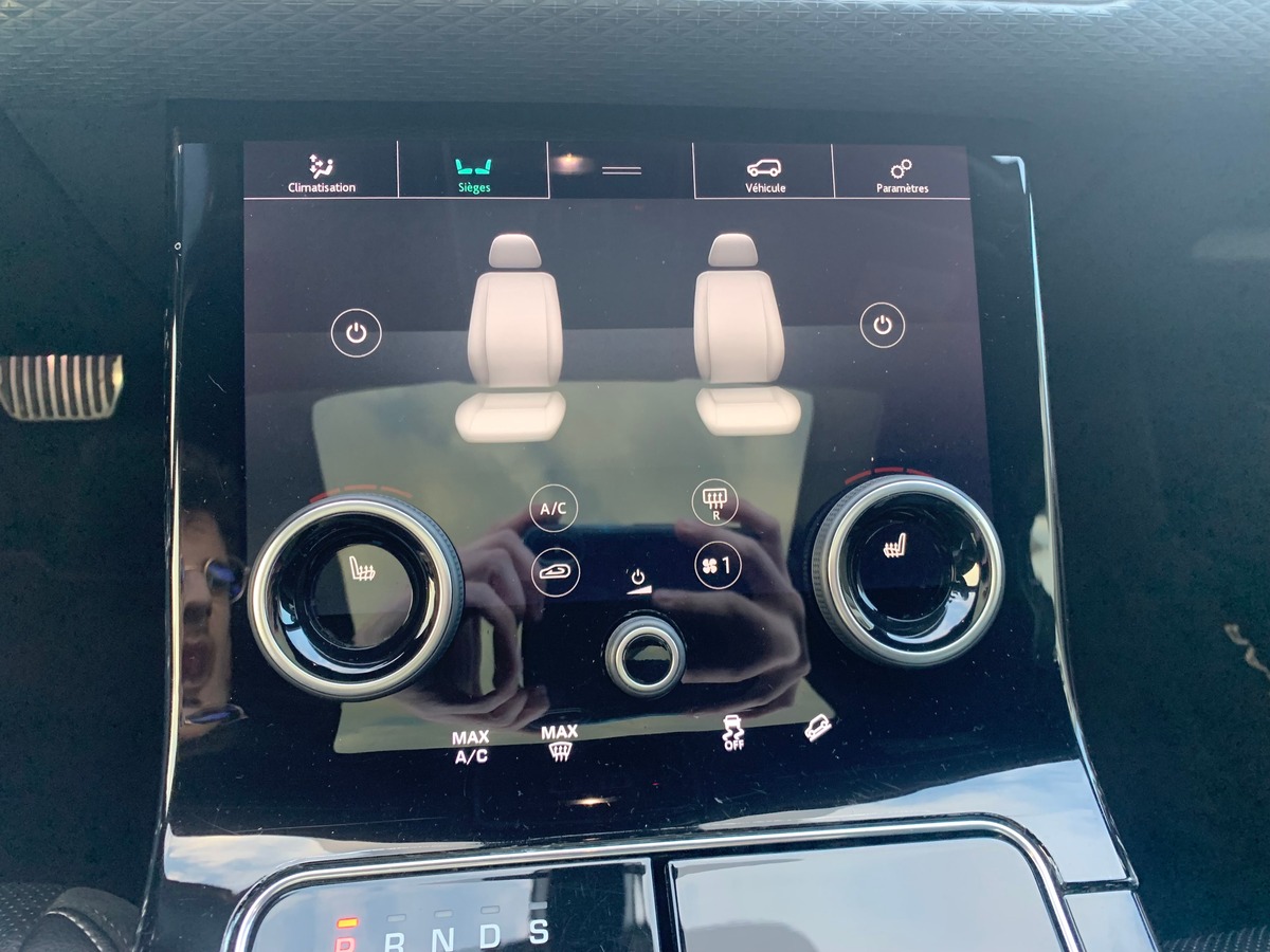 Land-Rover Range Rover Velar R-DYNAMIC 300