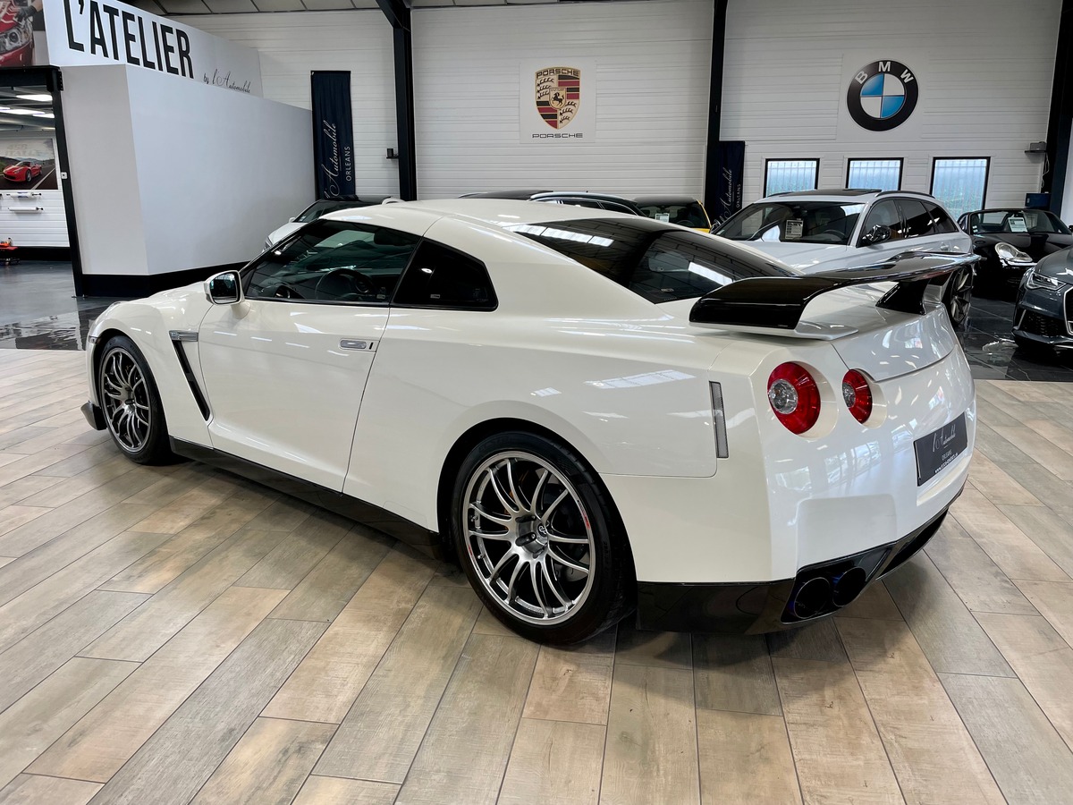 Nissan GT-R 3.8 V6 485 Black Edition 4WD b