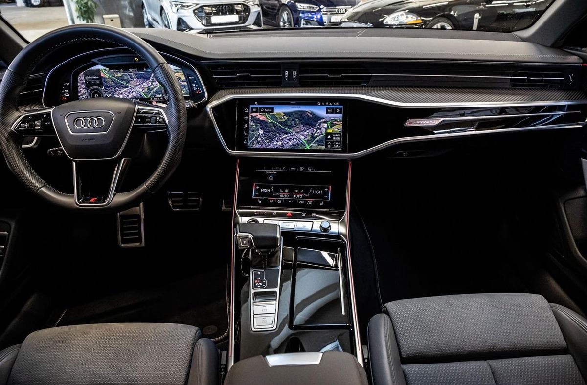 Audi A6 Avant 55 TFSI e 367ch Compétition quattro S tronic 7 B&O Toit ouvrant Attelage