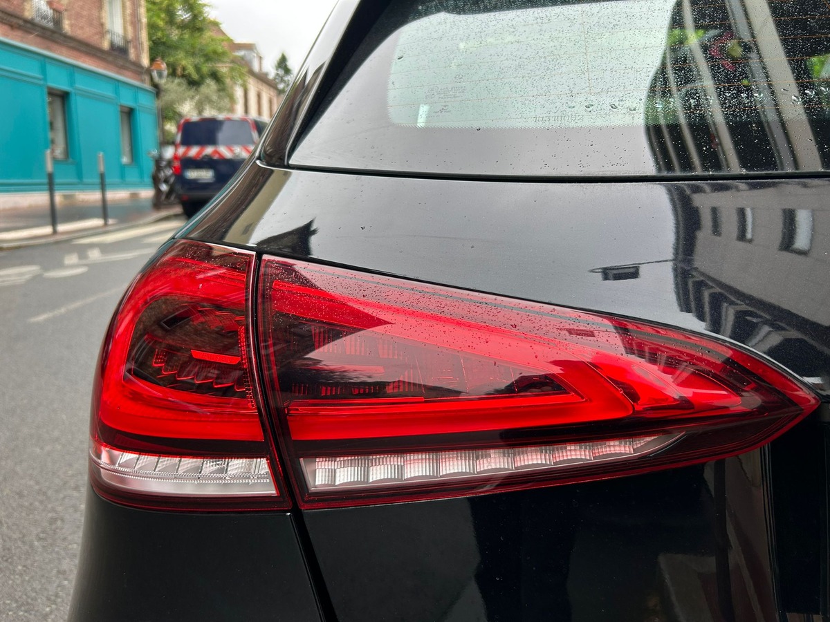 Mercedes-Benz Classe A IV 250 E 8CV AMG LINE 8G-DCT (Full Options)