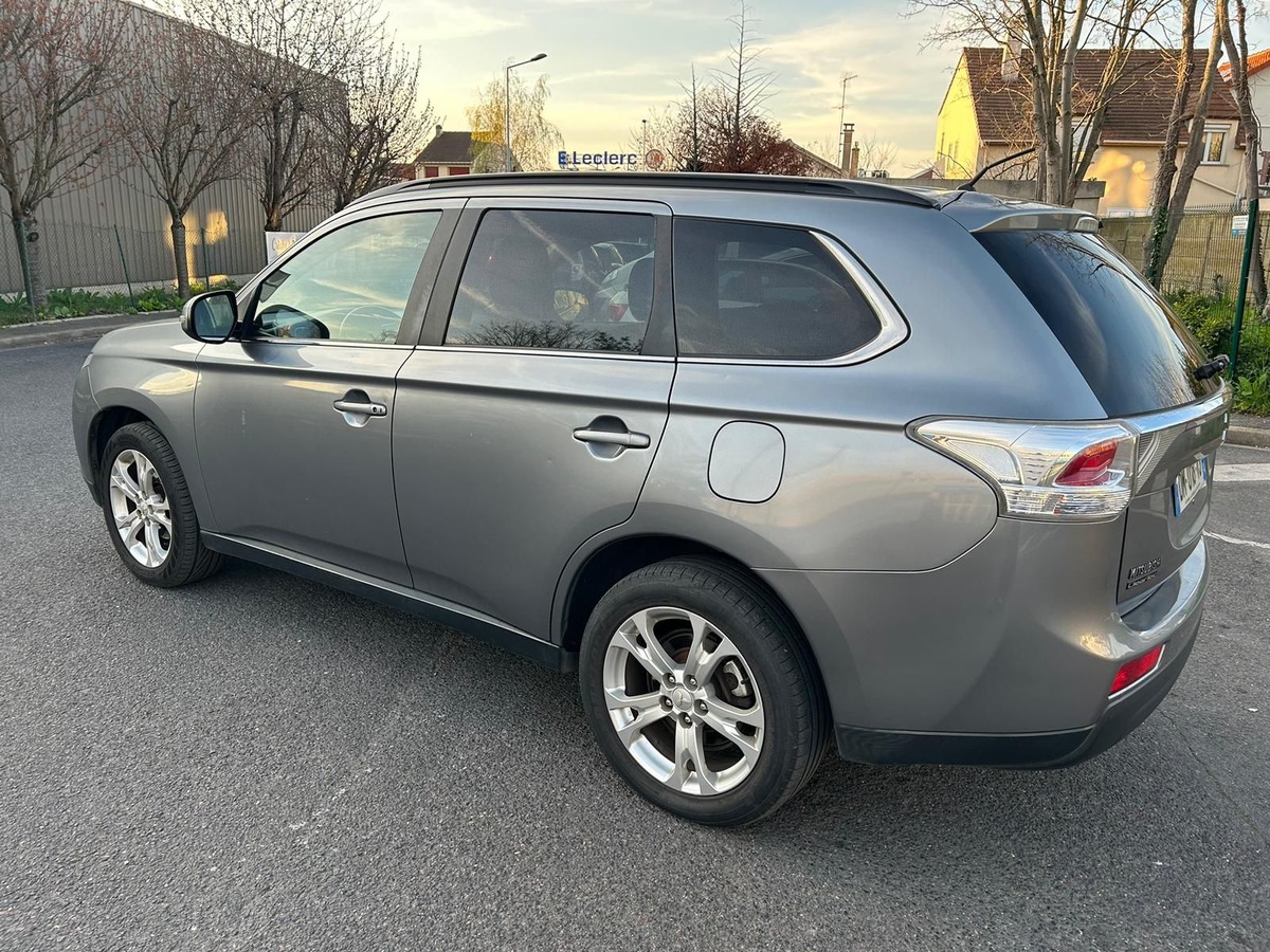 Mitsubishi Outlander 2.2 DI-D 150 CV 4WD 7 places 4XCBB 
