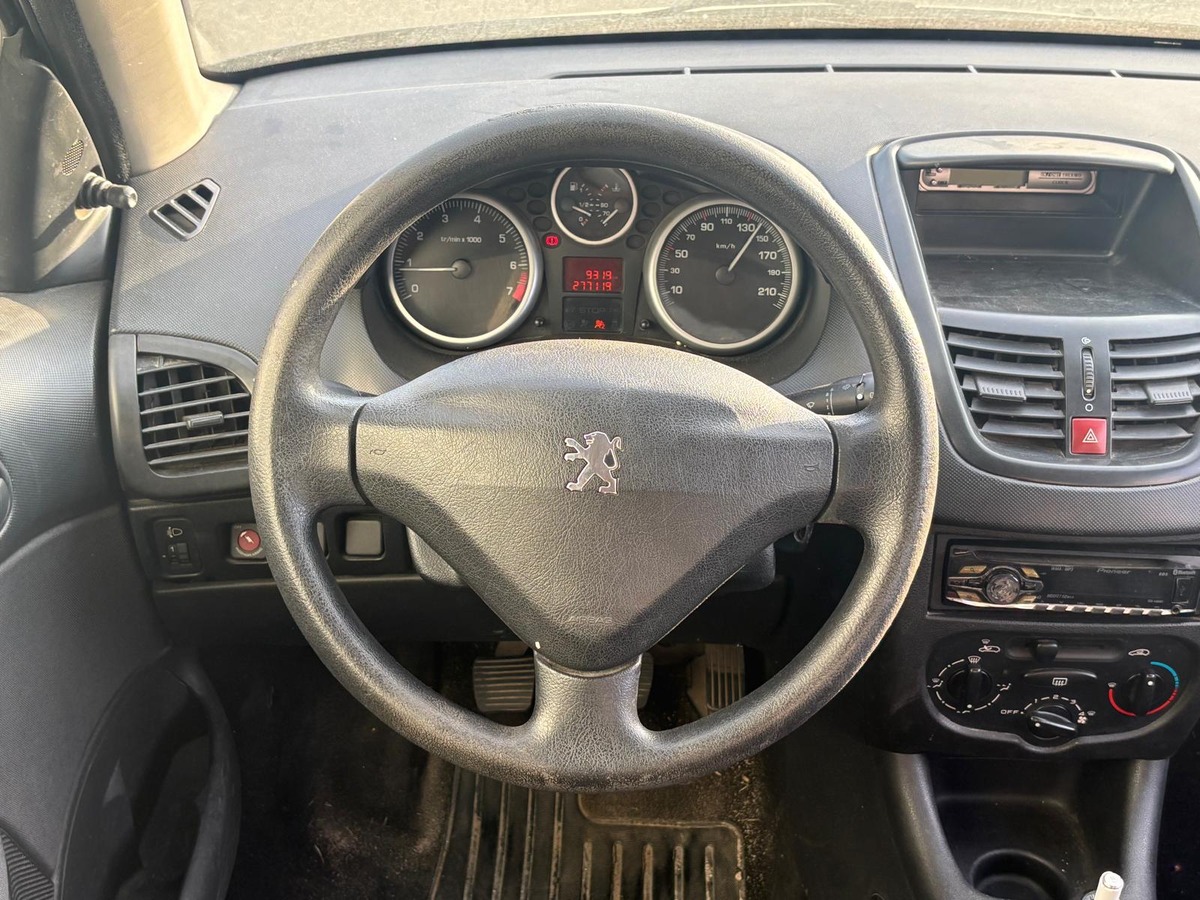 Peugeot 206 + 1.1 60cv - VENTE A MARCHAND SANS GARANTIE et sans Contrôle Technique