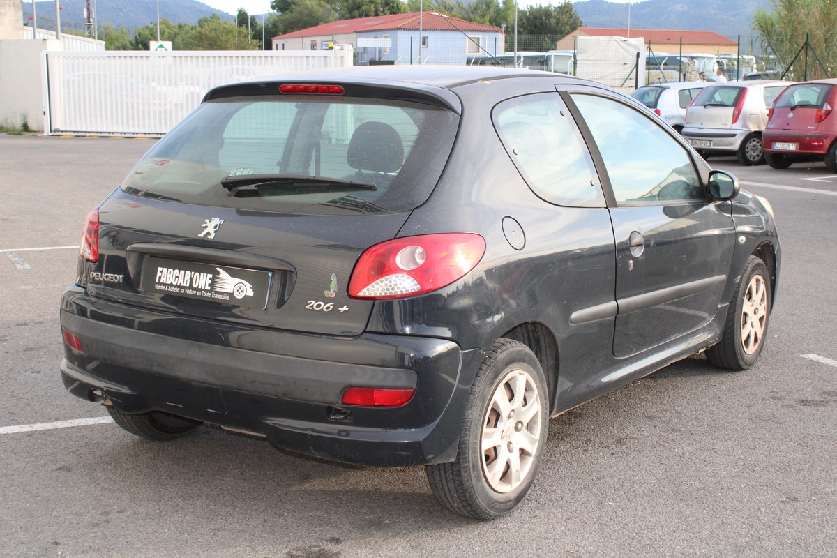 Peugeot 206 + 1.1 60cv - VENTE A MARCHAND SANS GARANTIE et sans Contrôle Technique