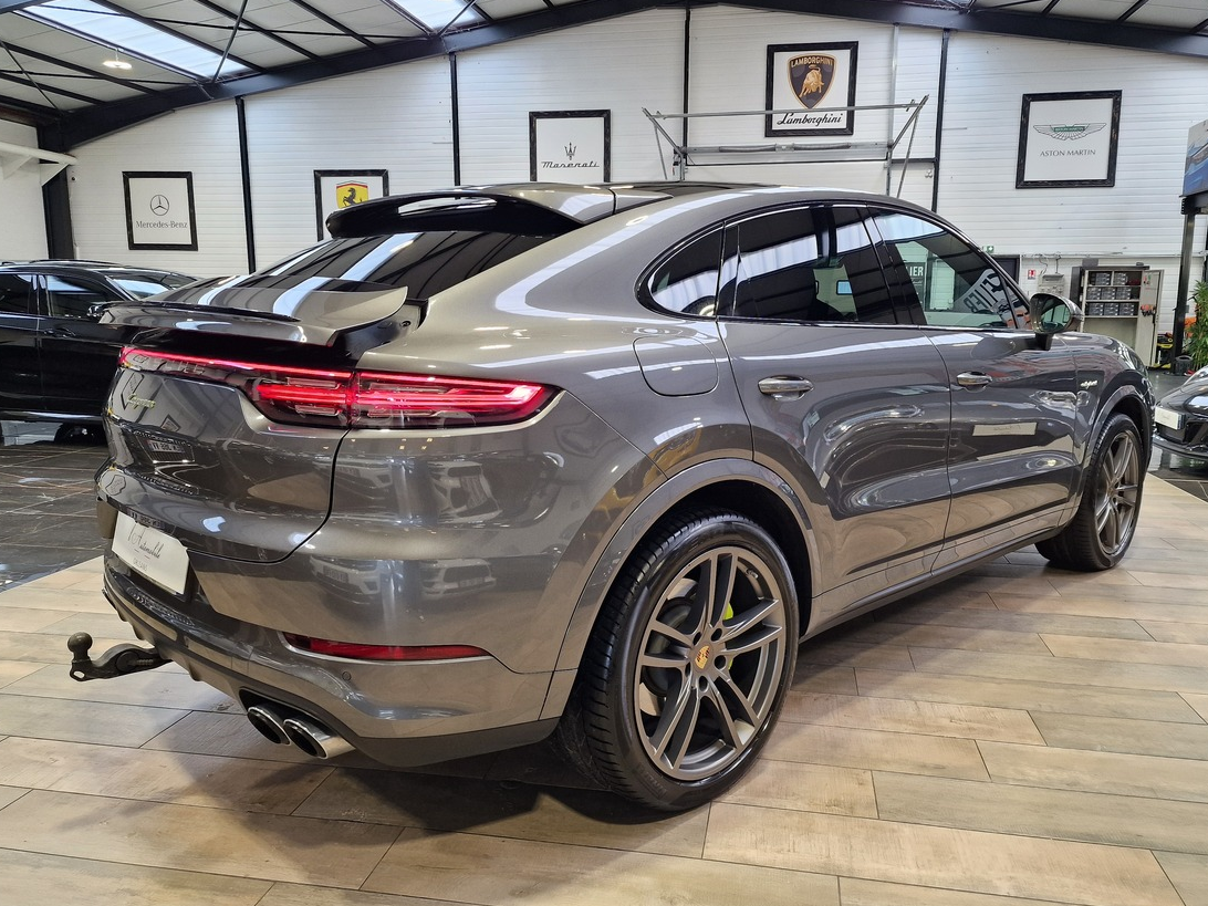 Porsche Cayenne Coupé III 3.0 V6 462 E-HYBRID PLATINIUM EDITION