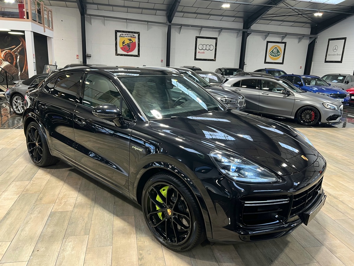 Porsche Cayenne COUPE III V8 TURBO S HYBRID 680