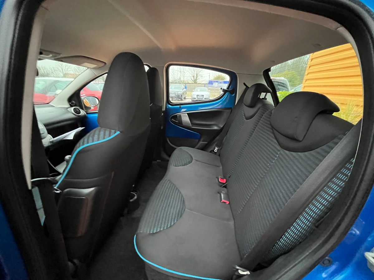 Peugeot 107 Phase 2 5 Portes 1.0 i 68 ch