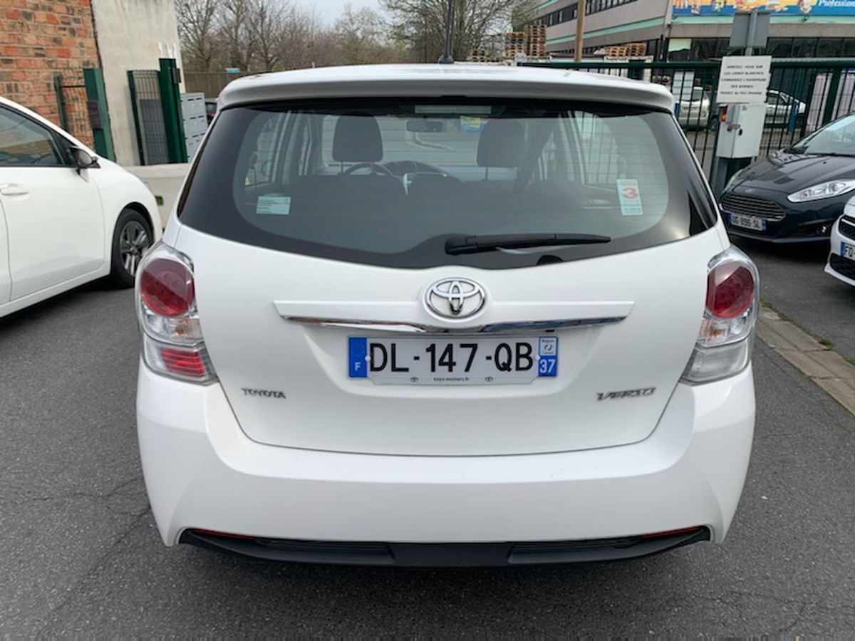Toyota Verso 2.0 D-4D 112 CV dynamique 4XCB