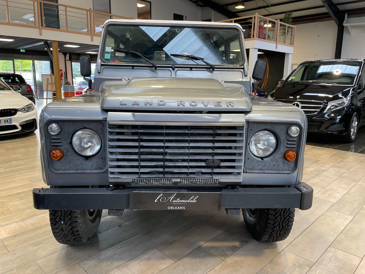 Land-Rover Defender PHASE 2 110 SW 2.4 122 cv I