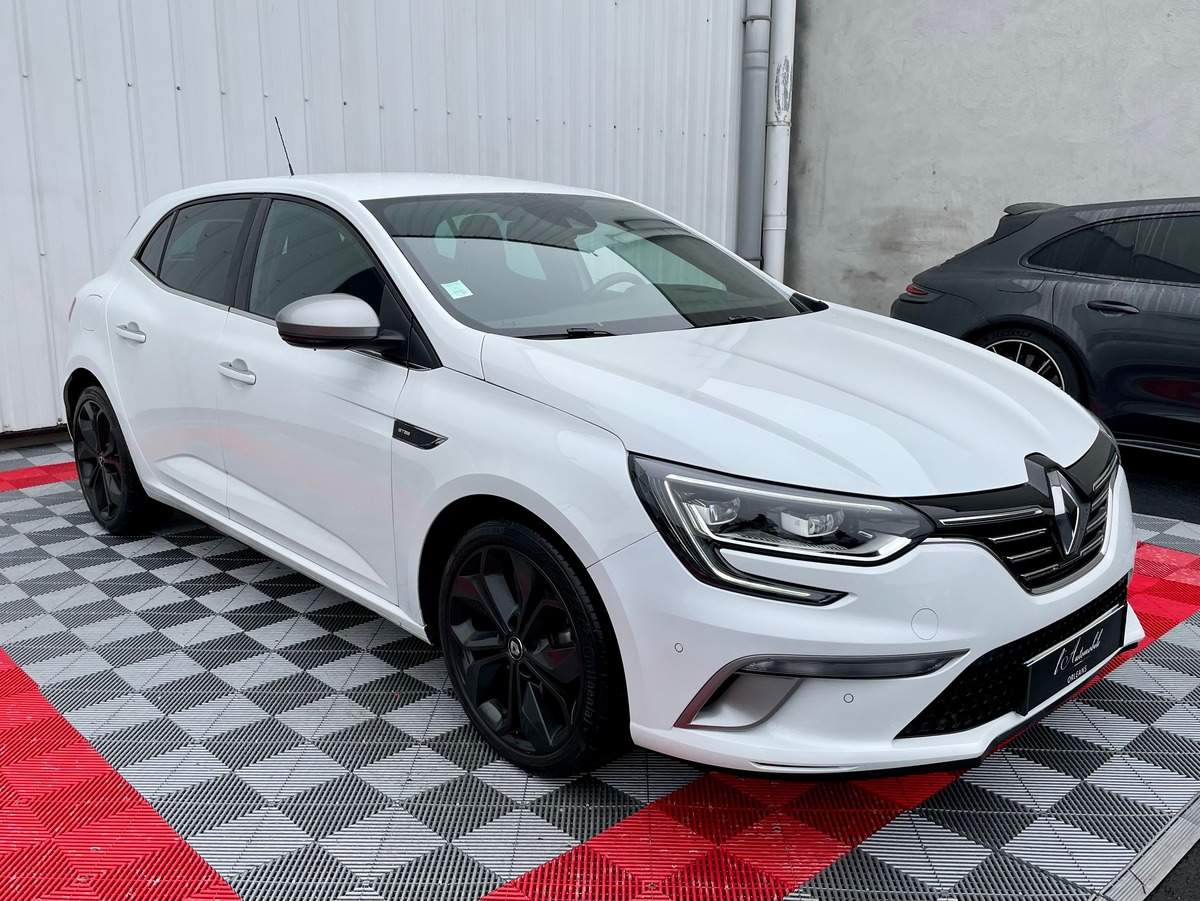 RENAULT Megane IV 4 1.3 TCE 140 GT-LINE EDC