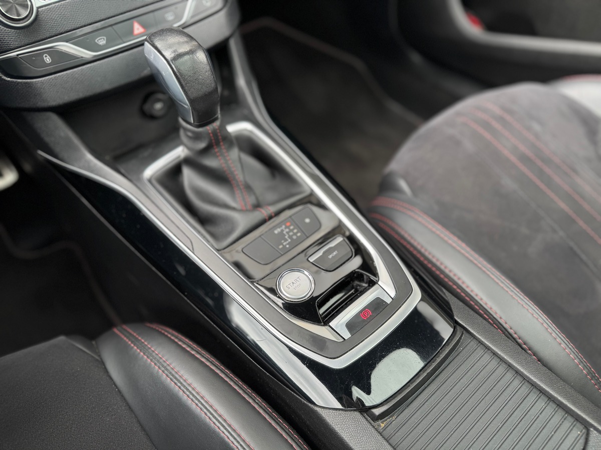 Peugeot 308 GT II (T9) 2.0 BlueHDi 180 cv Boîte auto - Toit Pano