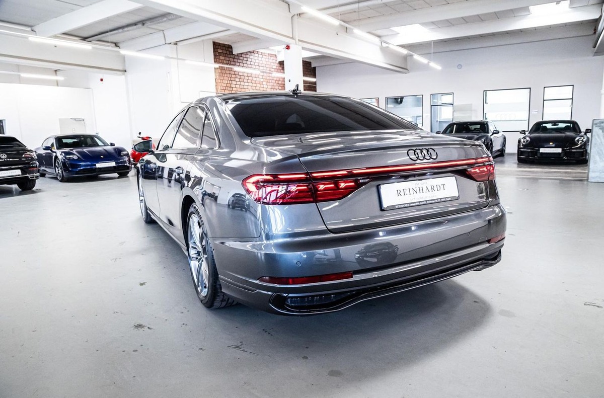 Audi A8 IV 60 TFSI e 462ch Avus quattro tiptronic 8 Toit ouvrant Bang&Olufsen