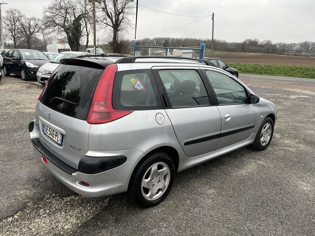 Peugeot 206 sw 1.4i 90cv 203006kms kit de distribution neuf 