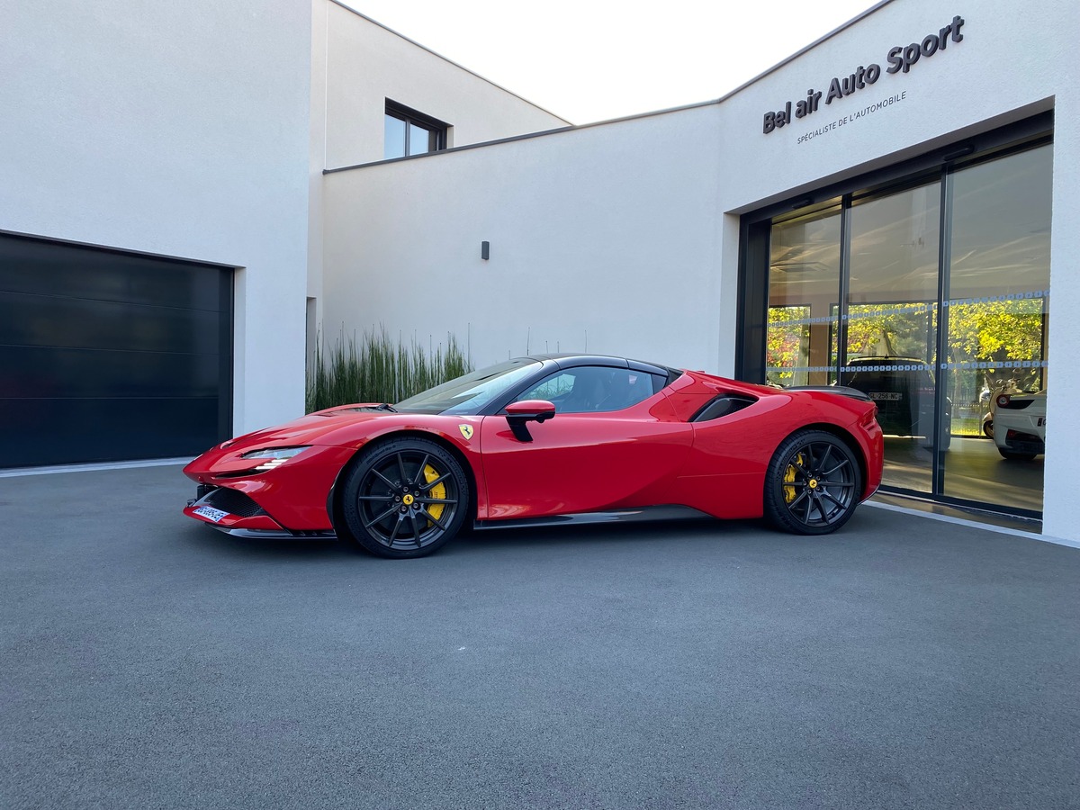 Ferrari SF90 SPIDER / TVA / 1ERE MAIN / 300 KMS